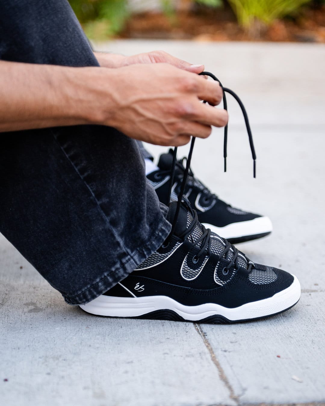 Two Nine 8 Skate Shoes in Black, White | éS Canada eS Footwear Sneakers Skate Style OG Premium