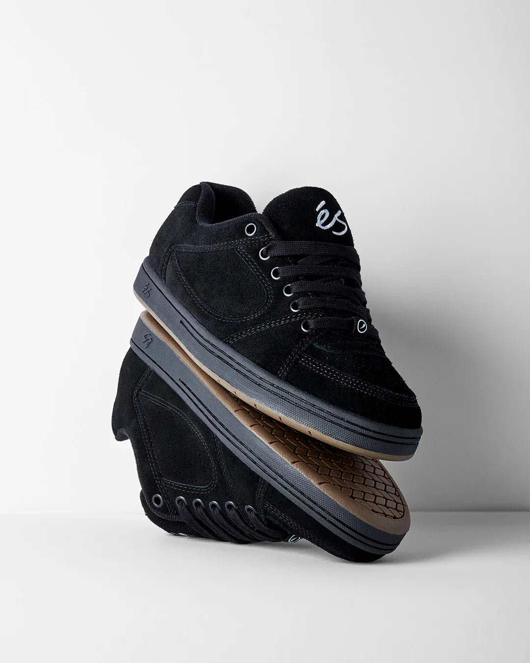 Accel Black – Low-Top Skate Shoe | éS Skateboarding Canada Low-Top Shoe eS Footwear Sneakers Skate Style OG Premium