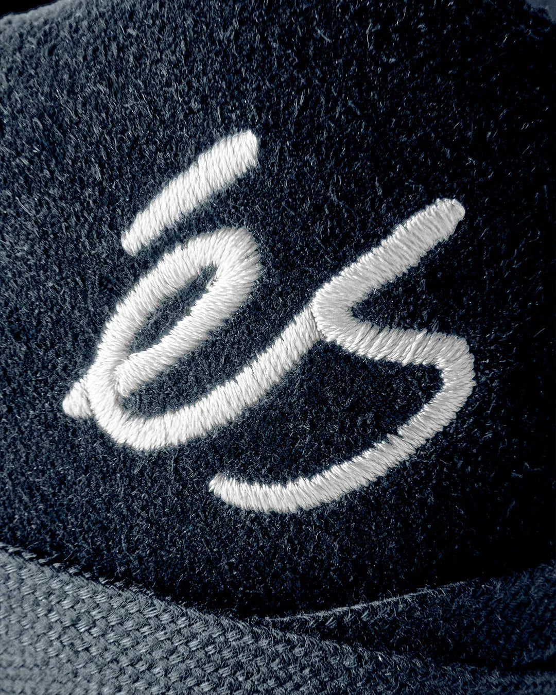 Accel Skate Shoes in Navy, Gum | éS Skateboarding Canada eS Footwear Sneakers Skate Style OG Premium