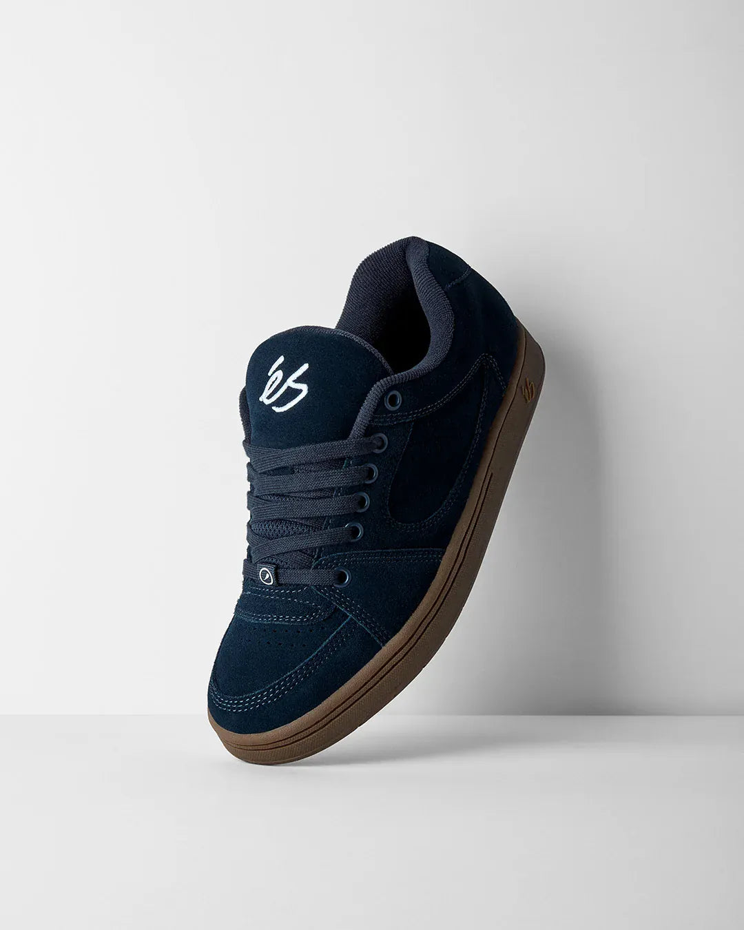 Accel Skate Shoes in Navy, Gum | éS Skateboarding Canada eS Footwear Sneakers Skate Style OG Premium