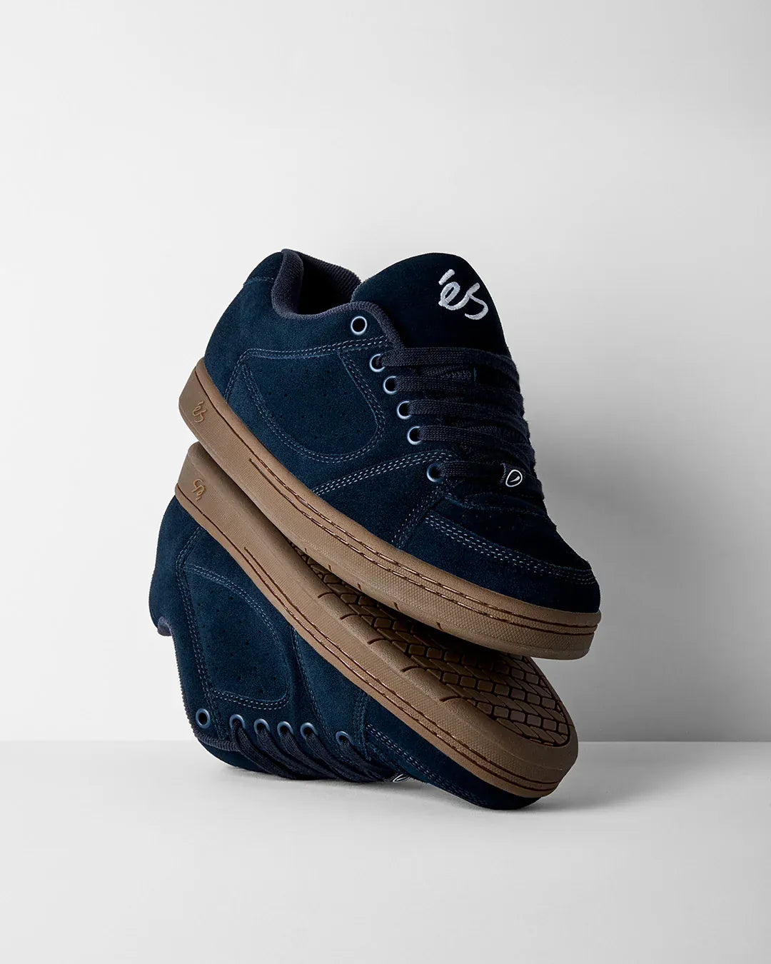 Accel Skate Shoes in Navy, Gum | éS Skateboarding Canada eS Footwear Sneakers Skate Style OG Premium