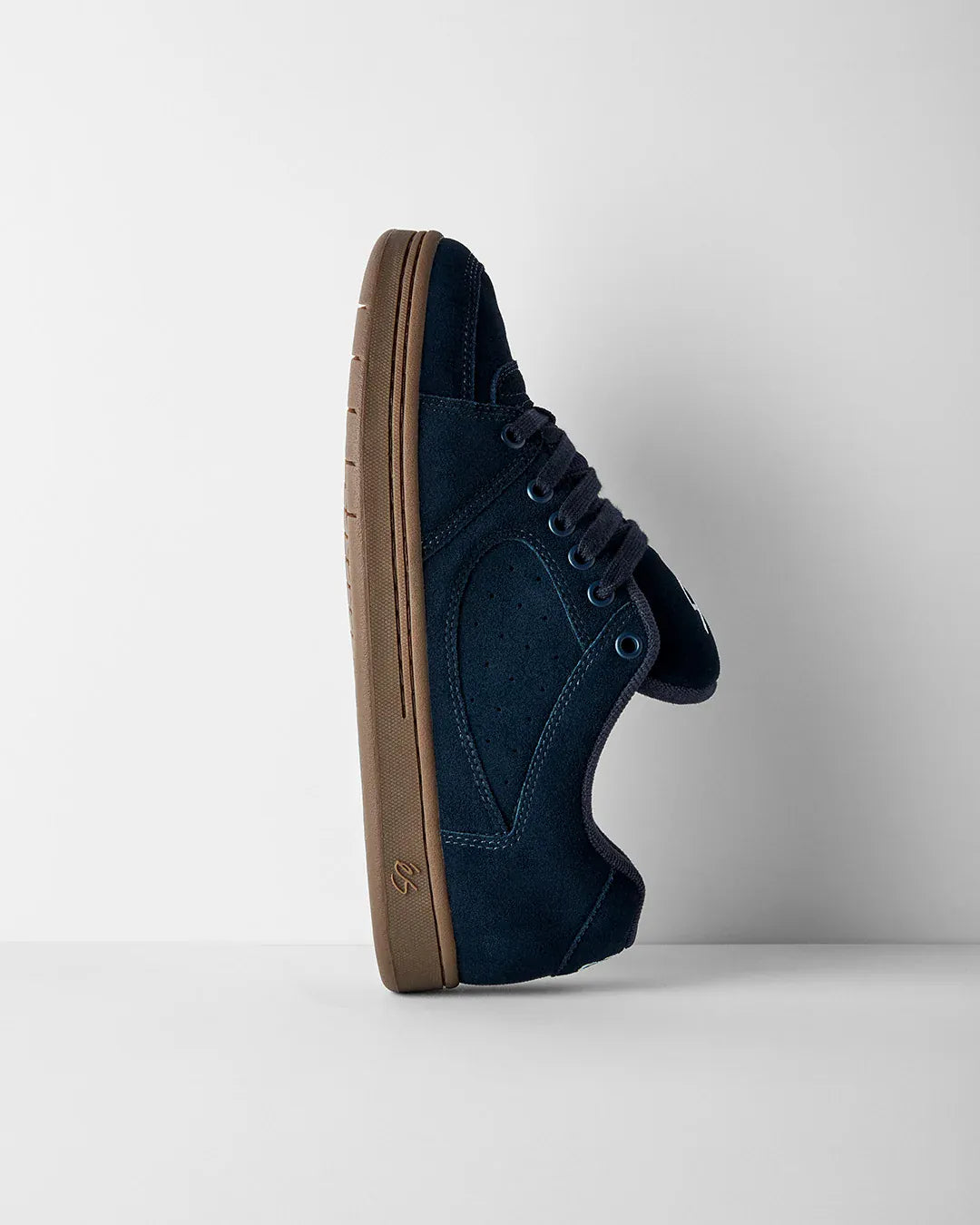 Accel Skate Shoes in Navy, Gum | éS Skateboarding Canada eS Footwear Sneakers Skate Style OG Premium