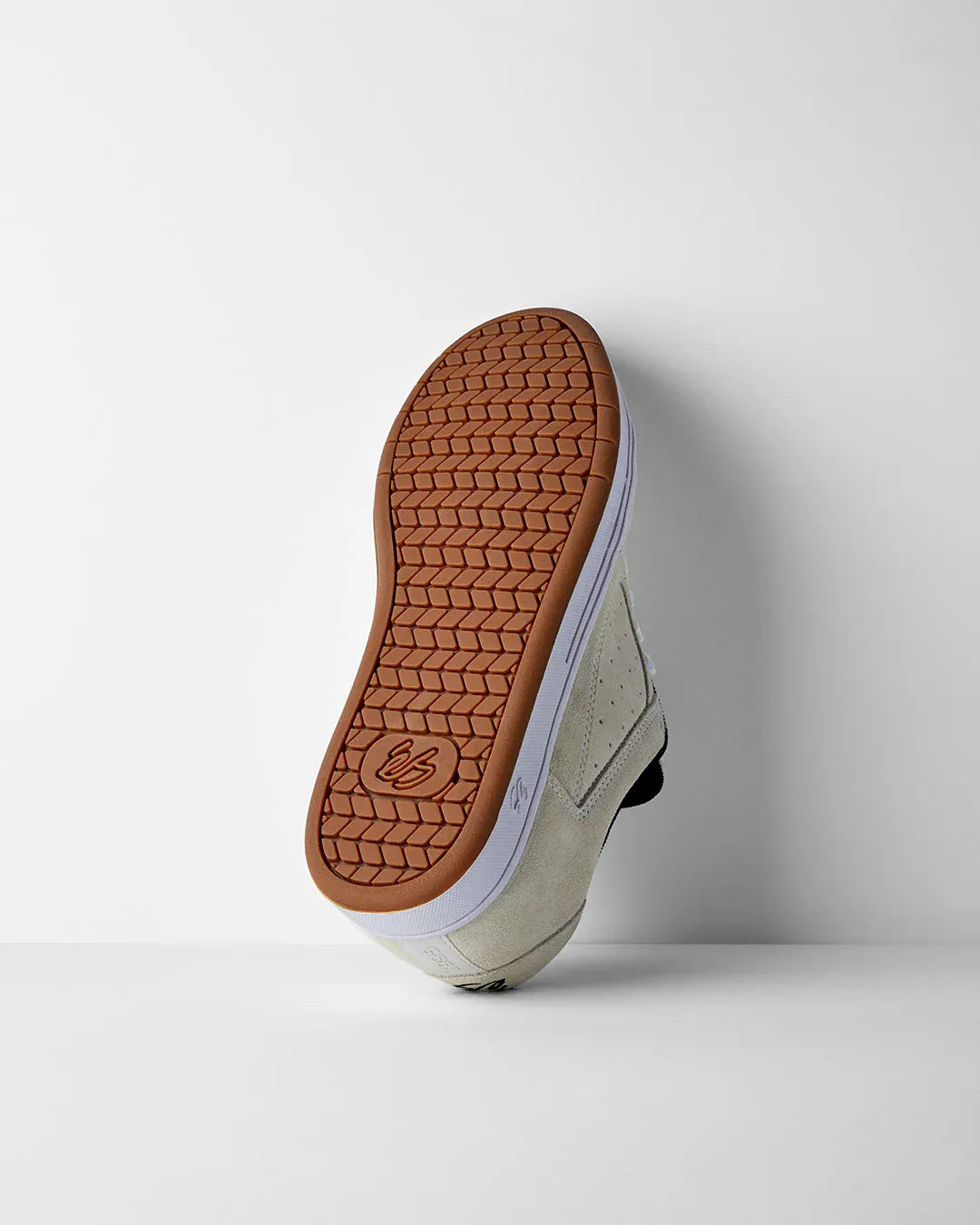 Accel Skate Shoes in White, Black | éS Skateboarding Canada eS Footwear Sneakers Skate Style OG Premium