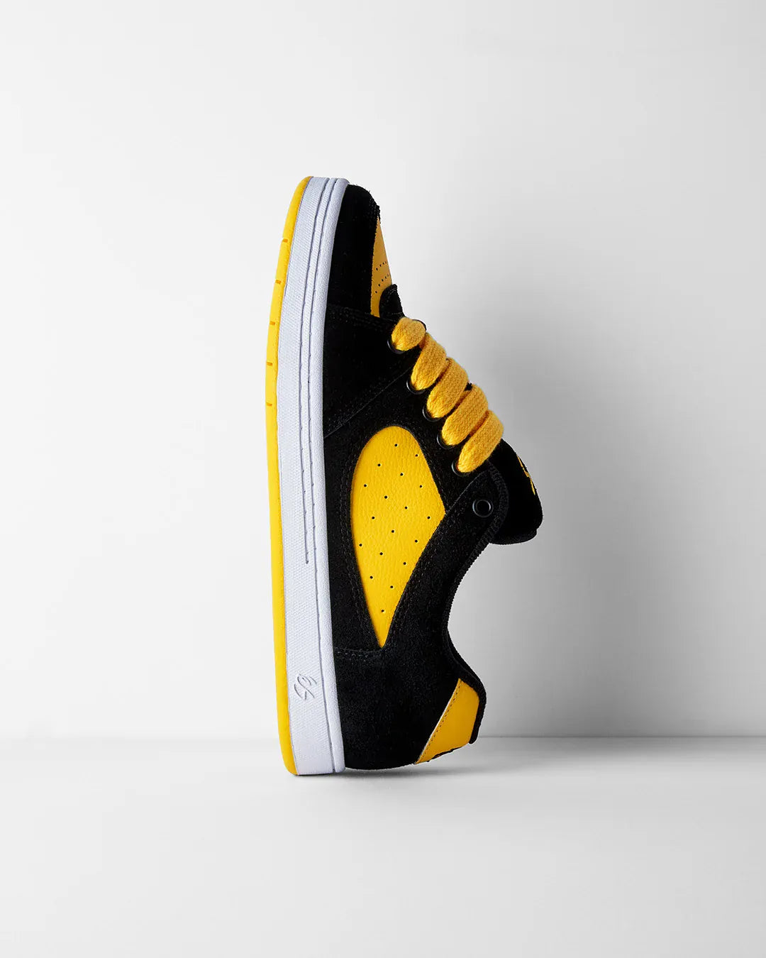 Accel Skate Shoes in Black, Yellow | éS Skateboarding Canada eS Footwear Sneakers Skate Style OG Premium