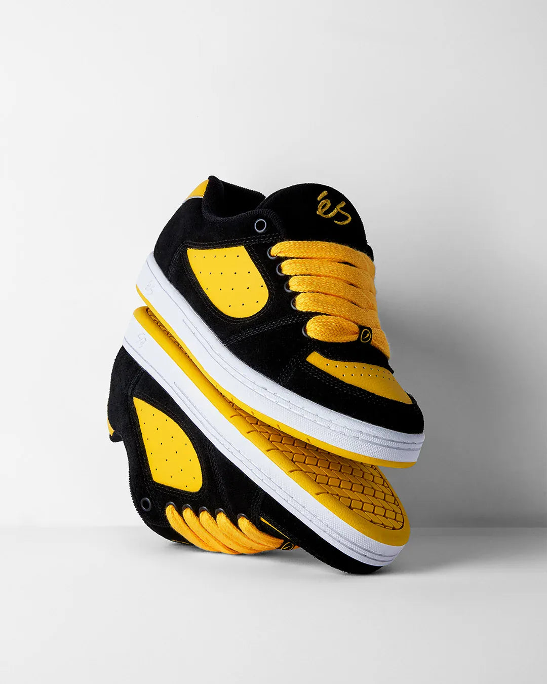 Accel Skate Shoes in Black, Yellow | éS Skateboarding Canada eS Footwear Sneakers Skate Style OG Premium