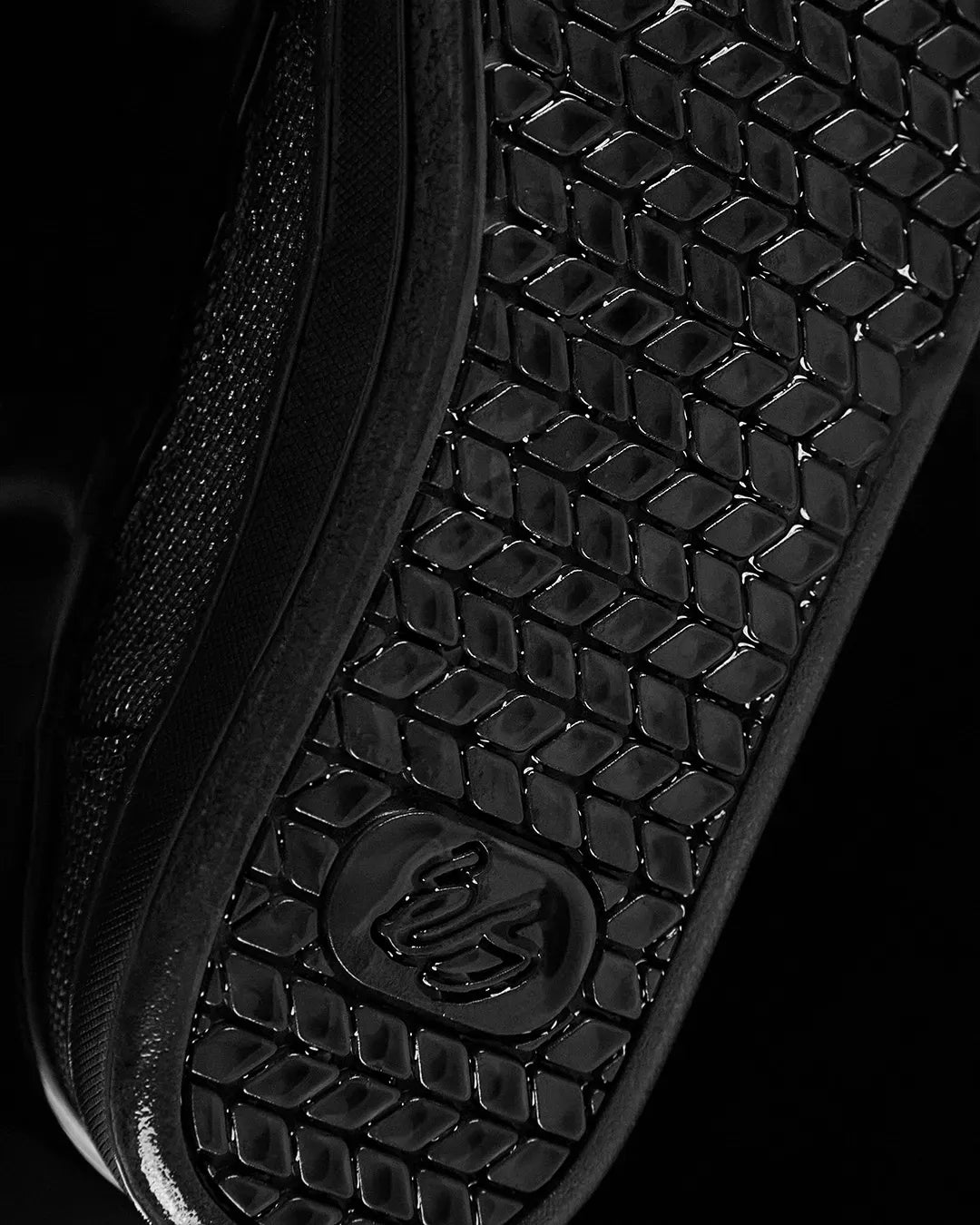 Accel X Kevlar Black – Skate Shoe | éS Skateboarding CA Low-Top Shoe eS Footwear Sneakers Skate Style OG Premium