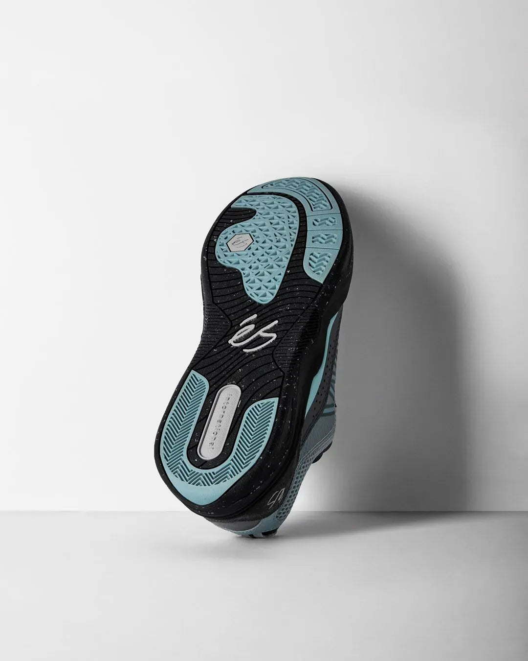 Imprint Grey/Black – Low-Top Shoe | éS Skateboarding CA Low-Top Shoe eS Footwear Sneakers Skate Style OG Premium