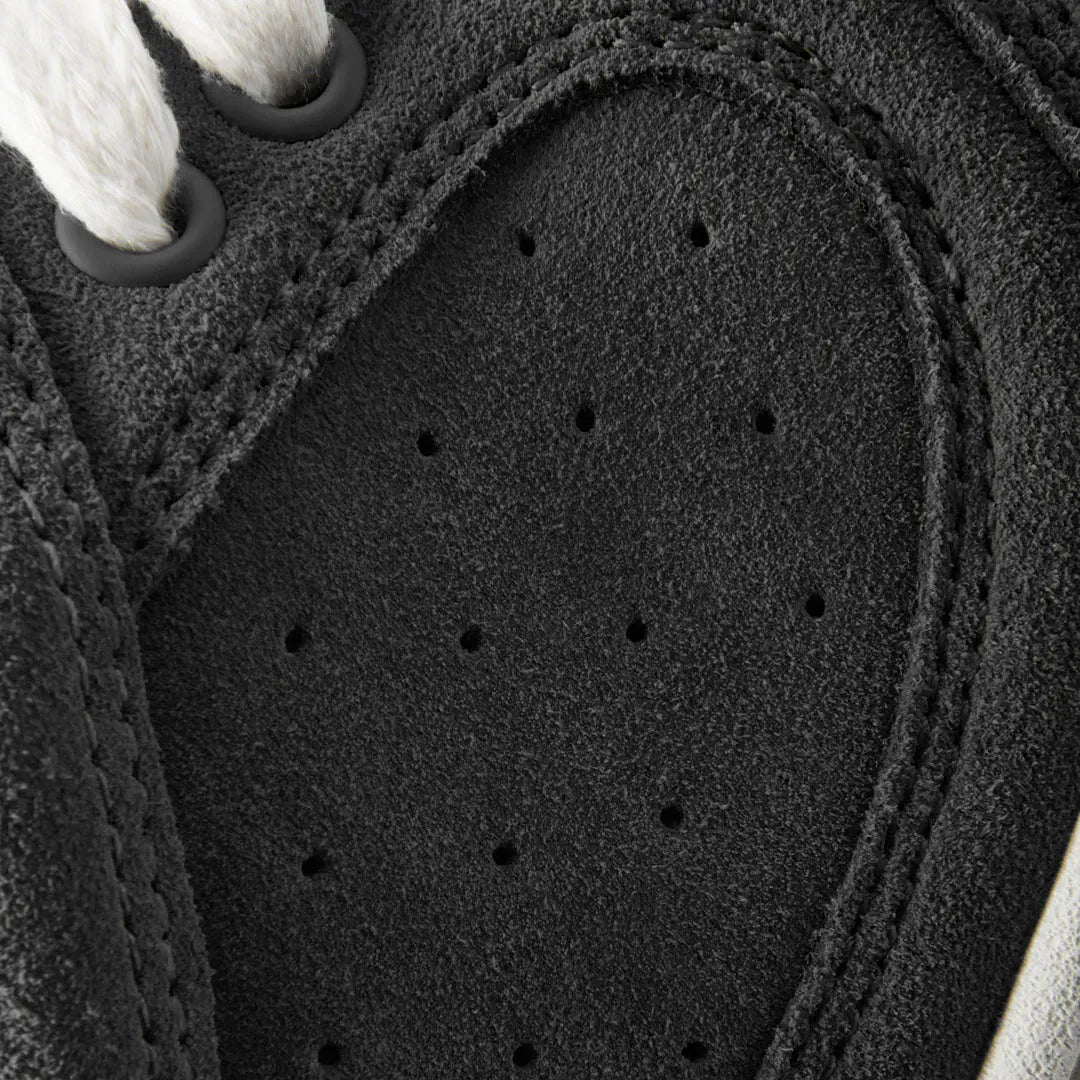Accel Black/White – Low-Top Men's Shoe | éS Skateboarding CA Low-Top Shoe eS Footwear Sneakers Skate Style OG Premium