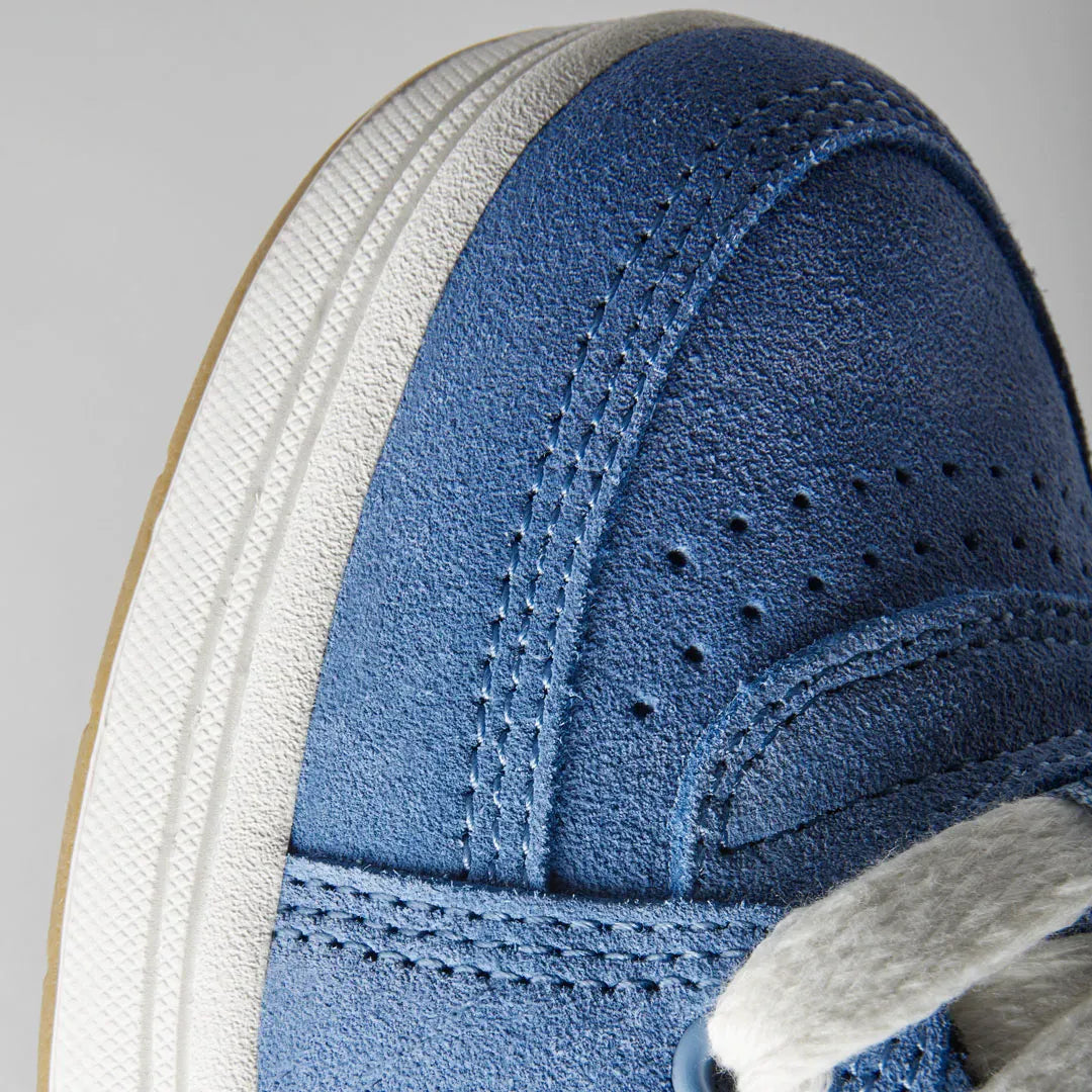 Accel Blue – Low-Top Skate Shoe | éS Skateboarding CA Low-Top Shoe eS Footwear Sneakers Skate Style OG Premium